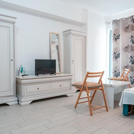 Bright Apartments Mamaia Nord Exterior photo