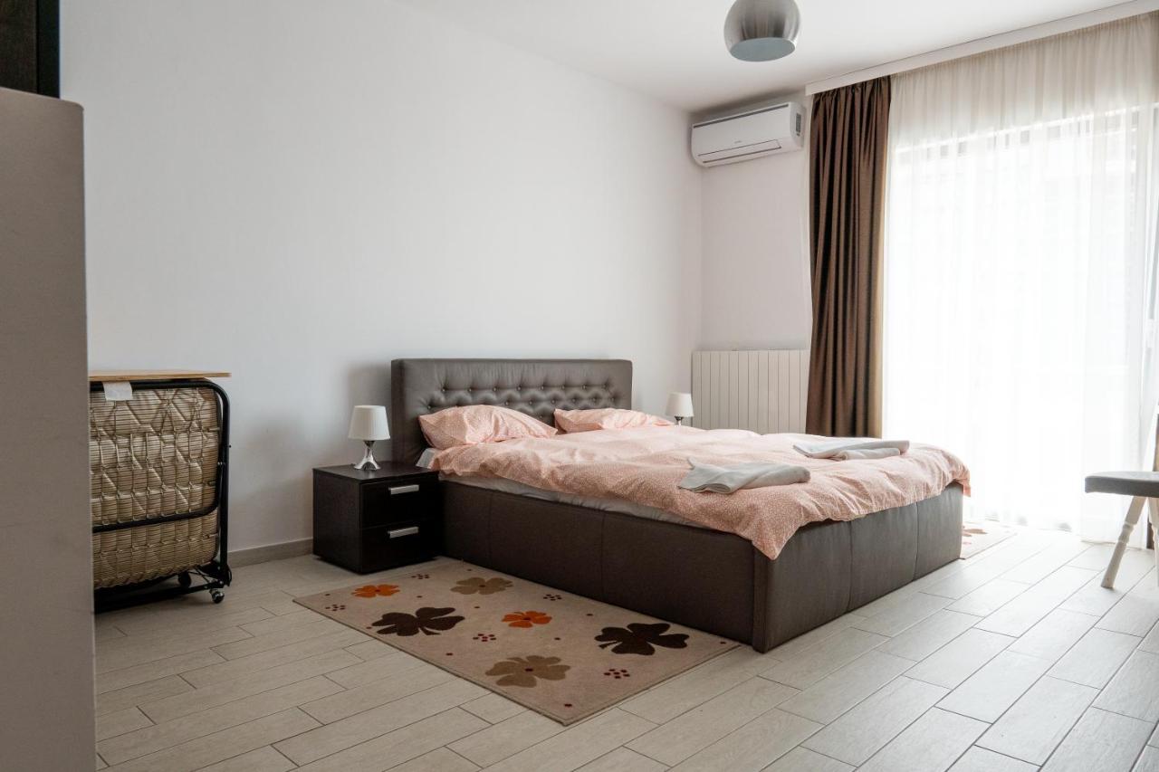 Bright Apartments Mamaia Nord Exterior photo