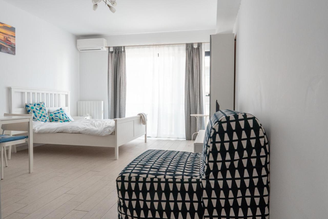 Bright Apartments Mamaia Nord Exterior photo