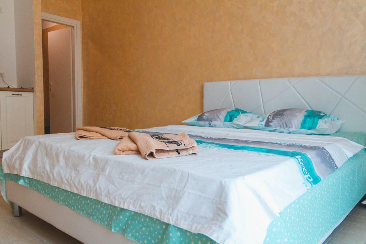 Bright Apartments Mamaia Nord Exterior photo